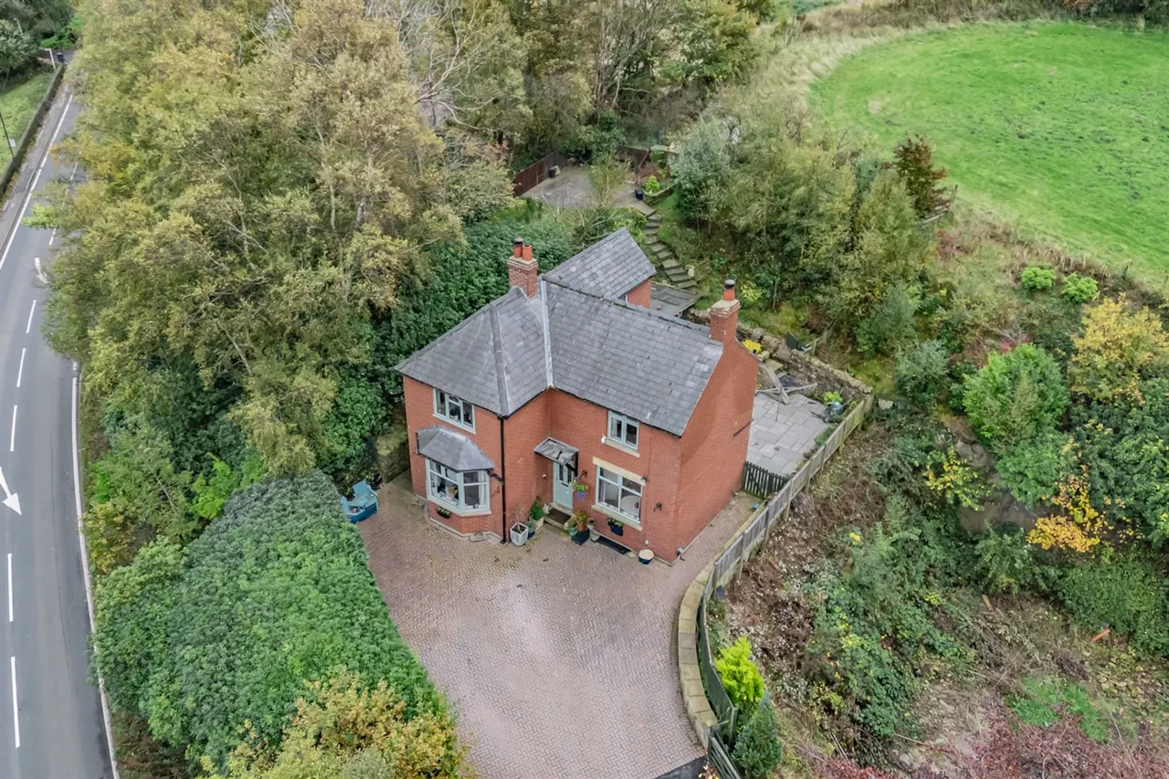 3 bed house for sale, New Mills Road, High Peak