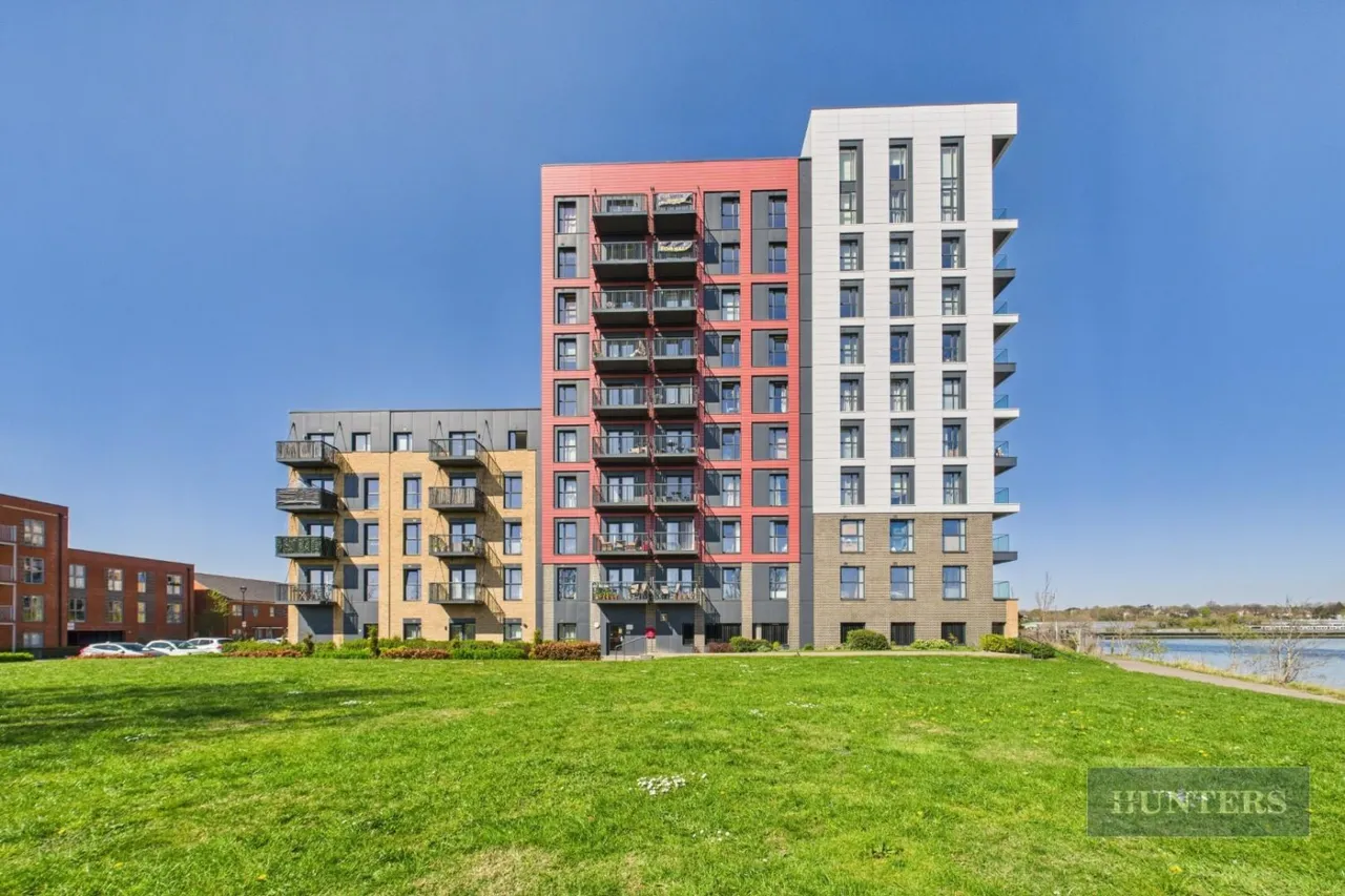 1 bed flat for sale — Television House, Meridian Way, Southampton