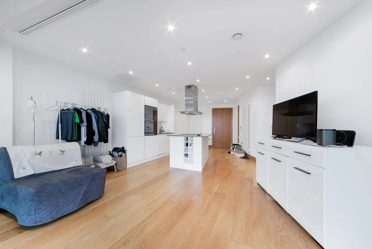 Crossharbour Plaza, London, E14, photo 3
