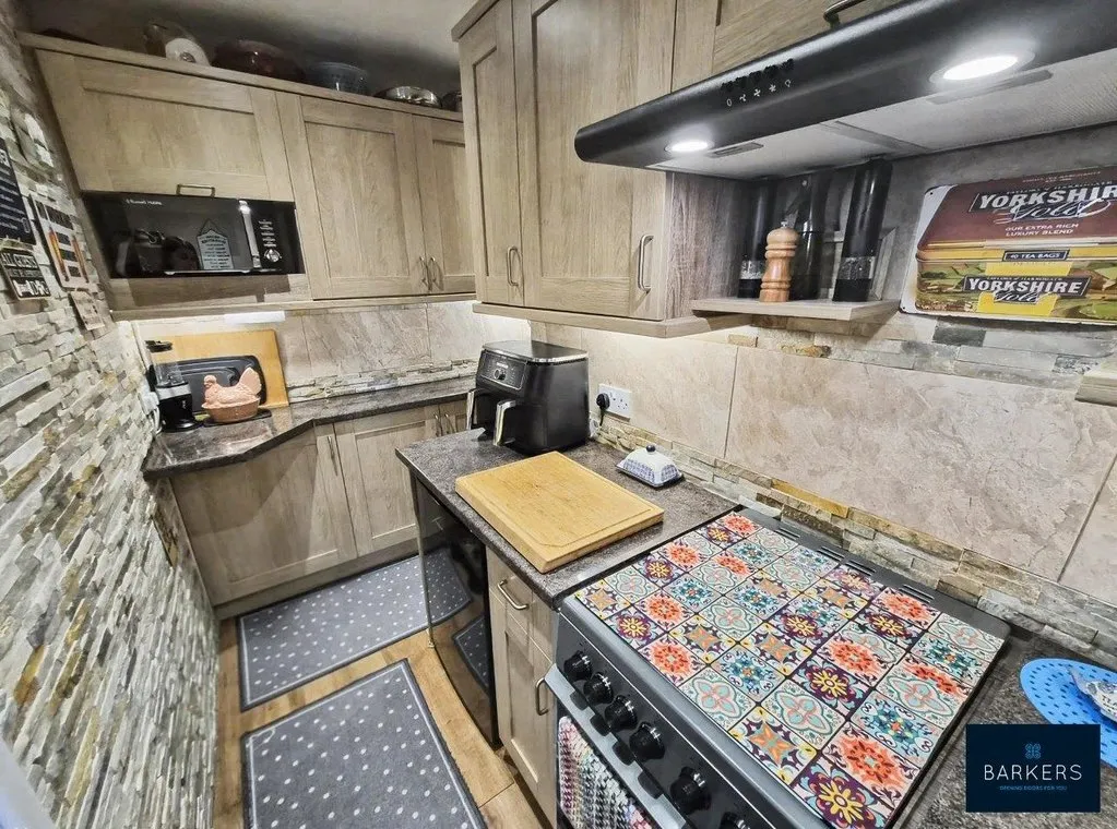 Bradford Road Birstall, Batley WF17 9NU, photo 6