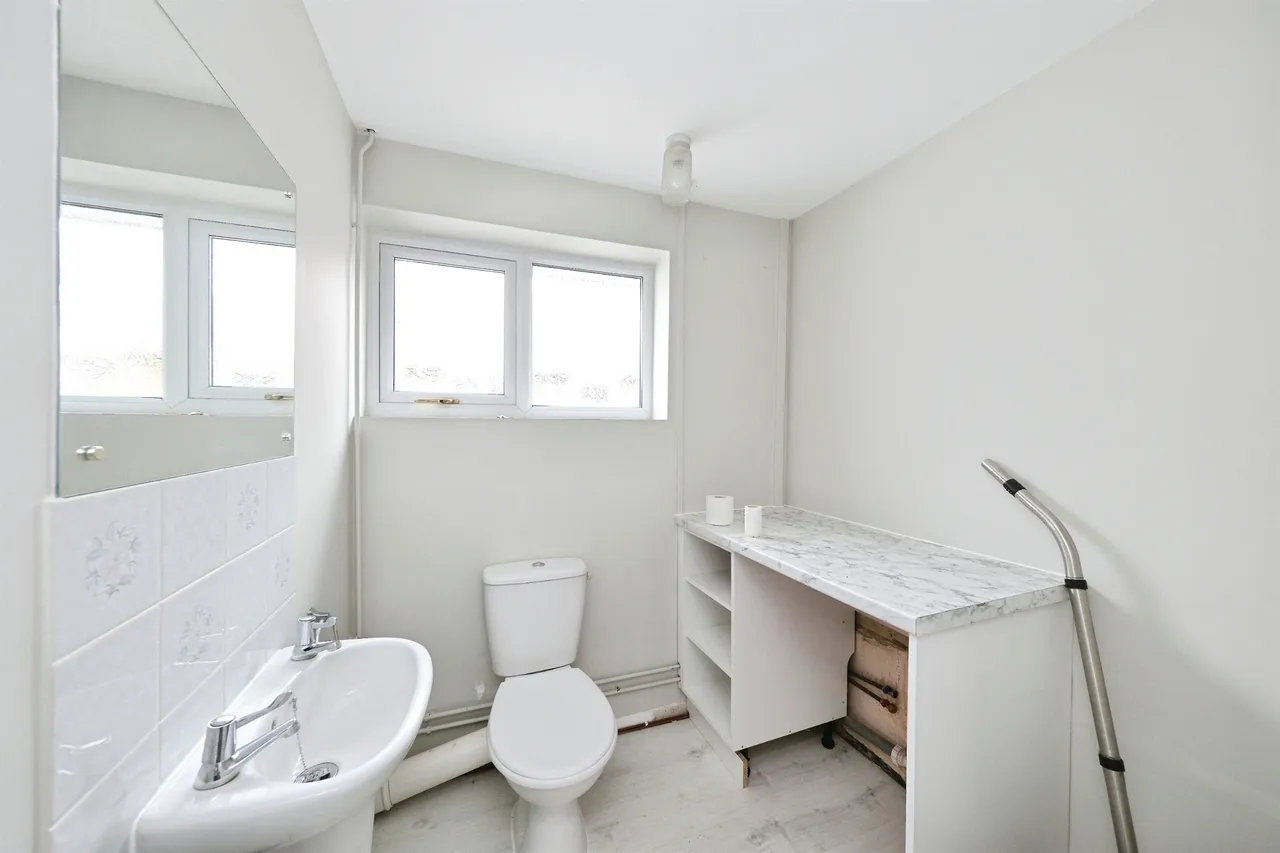 Askew Grove, Repton, DE65, photo 11
