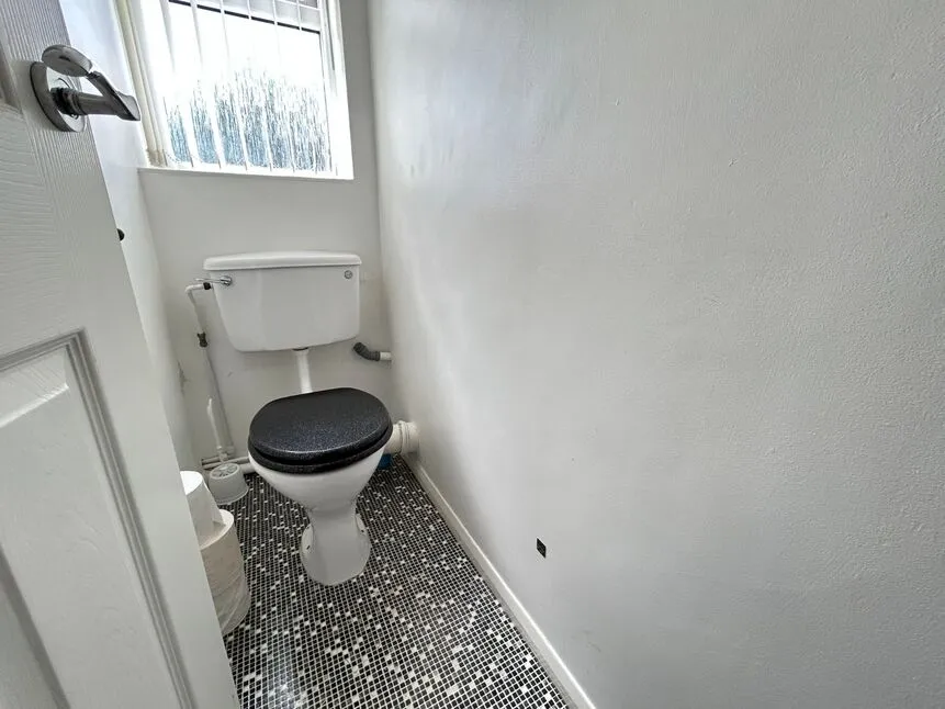 Whites Row, Kenilworth, CV8, photo 17