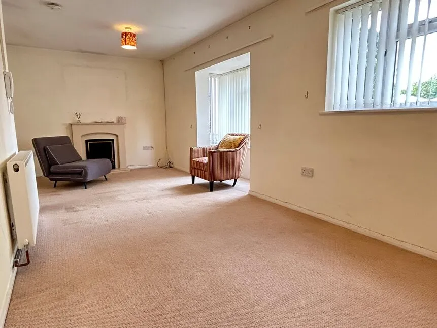 2 bed flat for sale, Whites Row, Kenilworth, CV8
