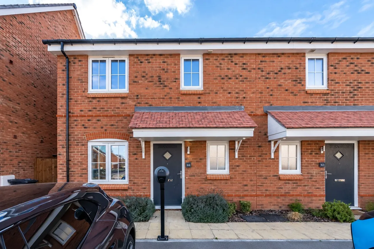 Tulip Road, Chertsey, KT16, photo 18
