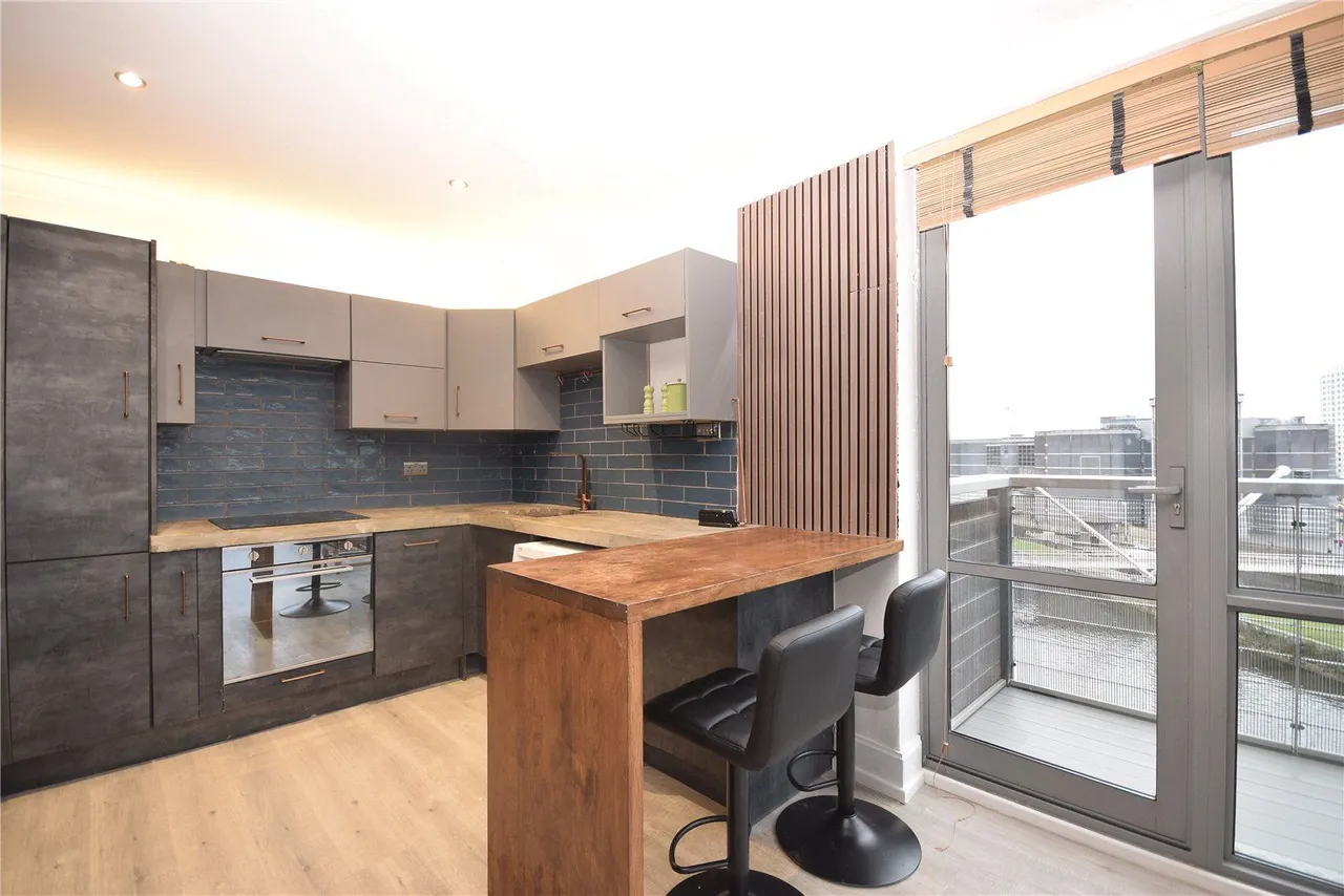 2 bed flat to rent, East Street, Leeds, LS9
