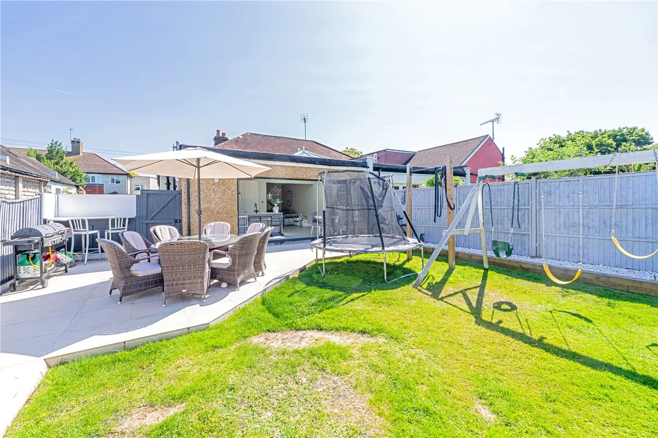 Coombe Road, Hampton, TW12 3PB, photo 8