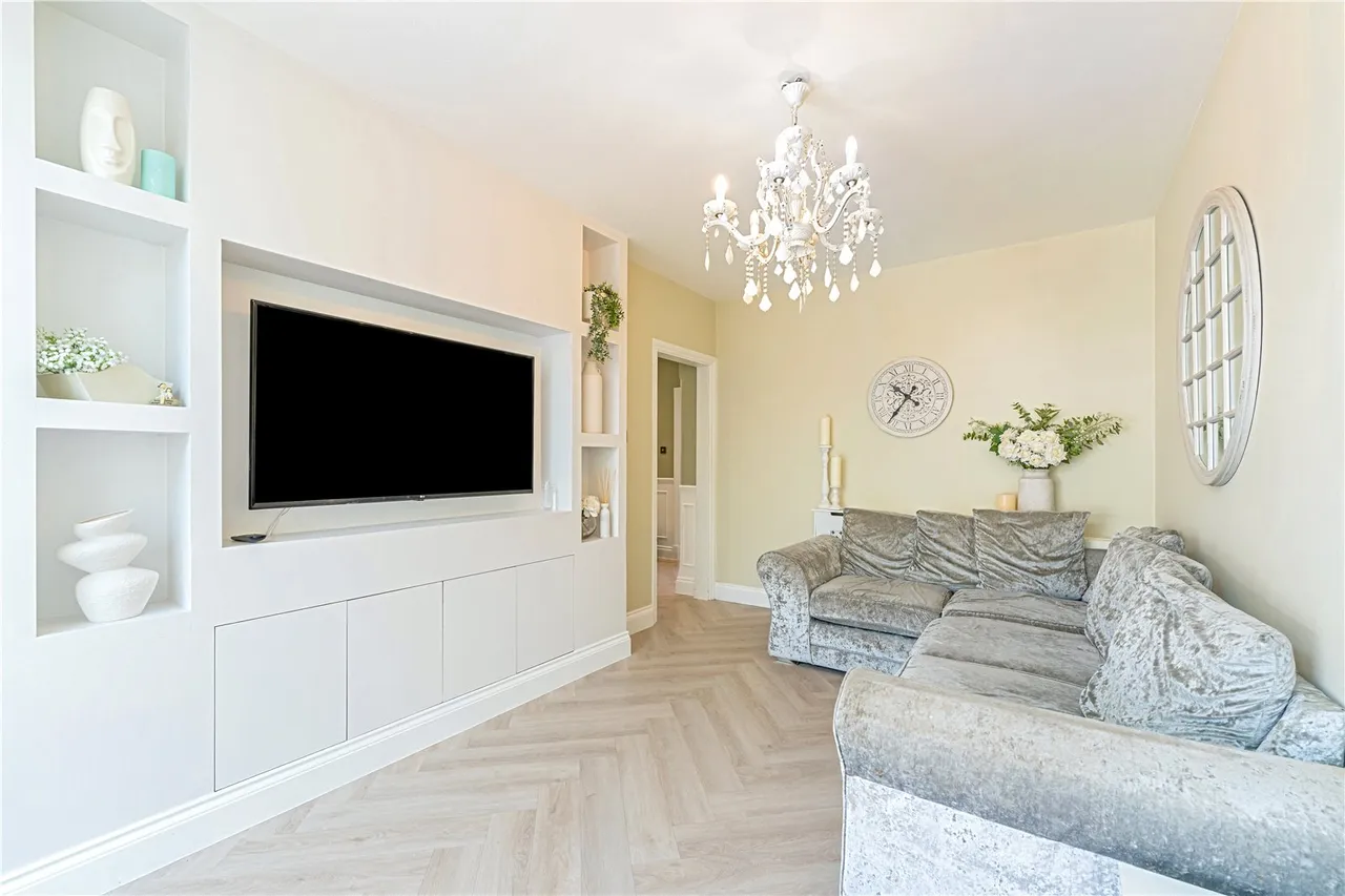 Coombe Road, Hampton, TW12 3PB, photo 4