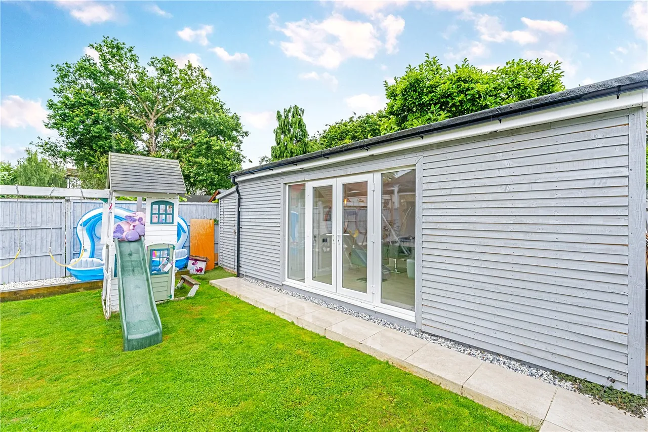 Coombe Road, Hampton, TW12 3PB, photo 9
