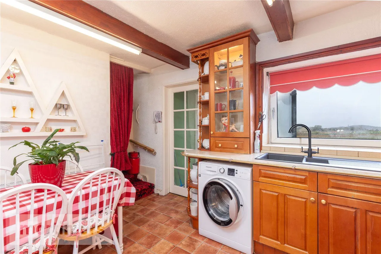Moss Lane, Blackburn, BB1, photo 6