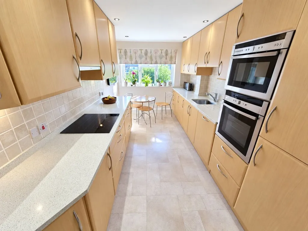 Lodge Close, Edgware, HA8, photo 2