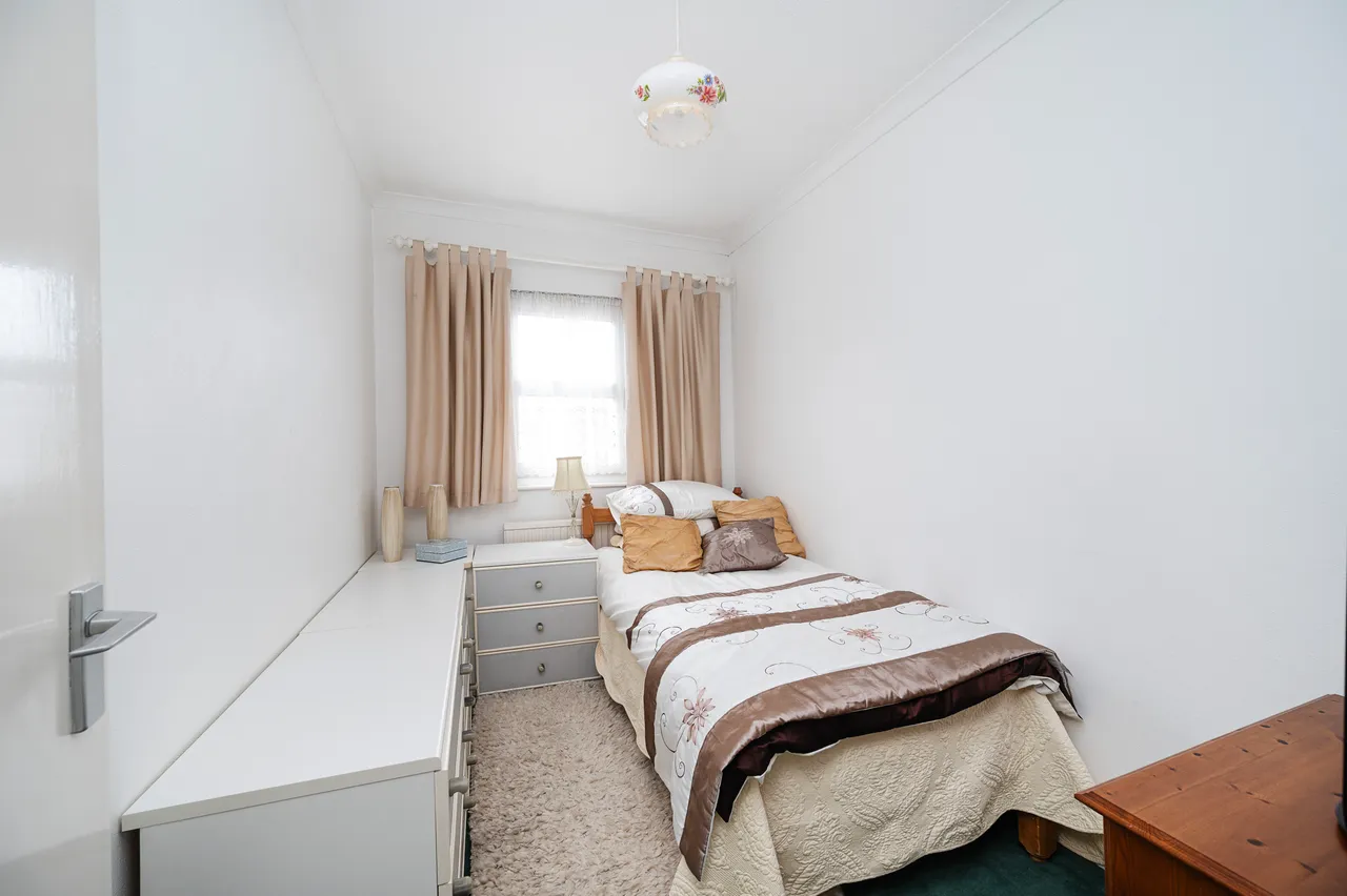 5 Danesdale Road, London, photo 6