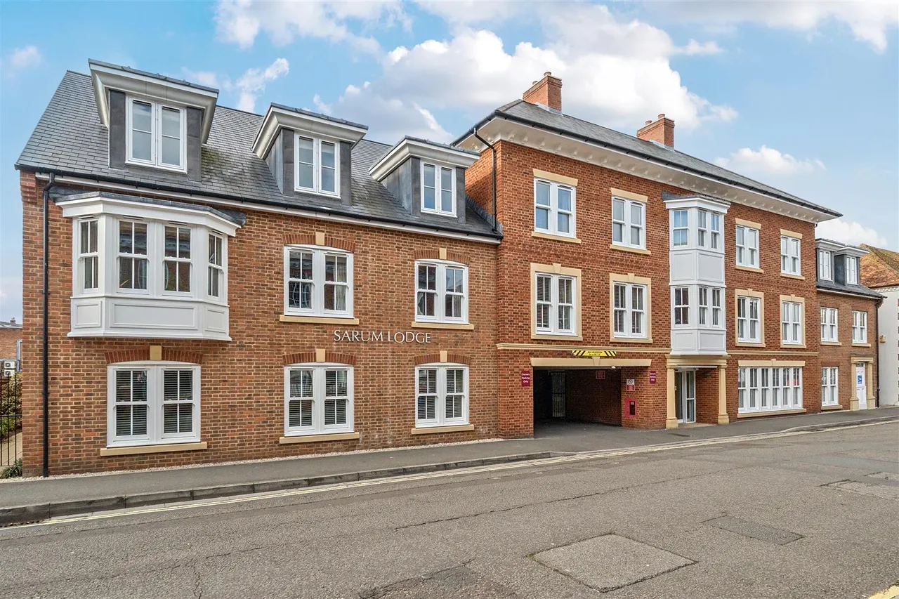 2 bed flat for sale, Three Swans Chequer, Salisbury, SP1