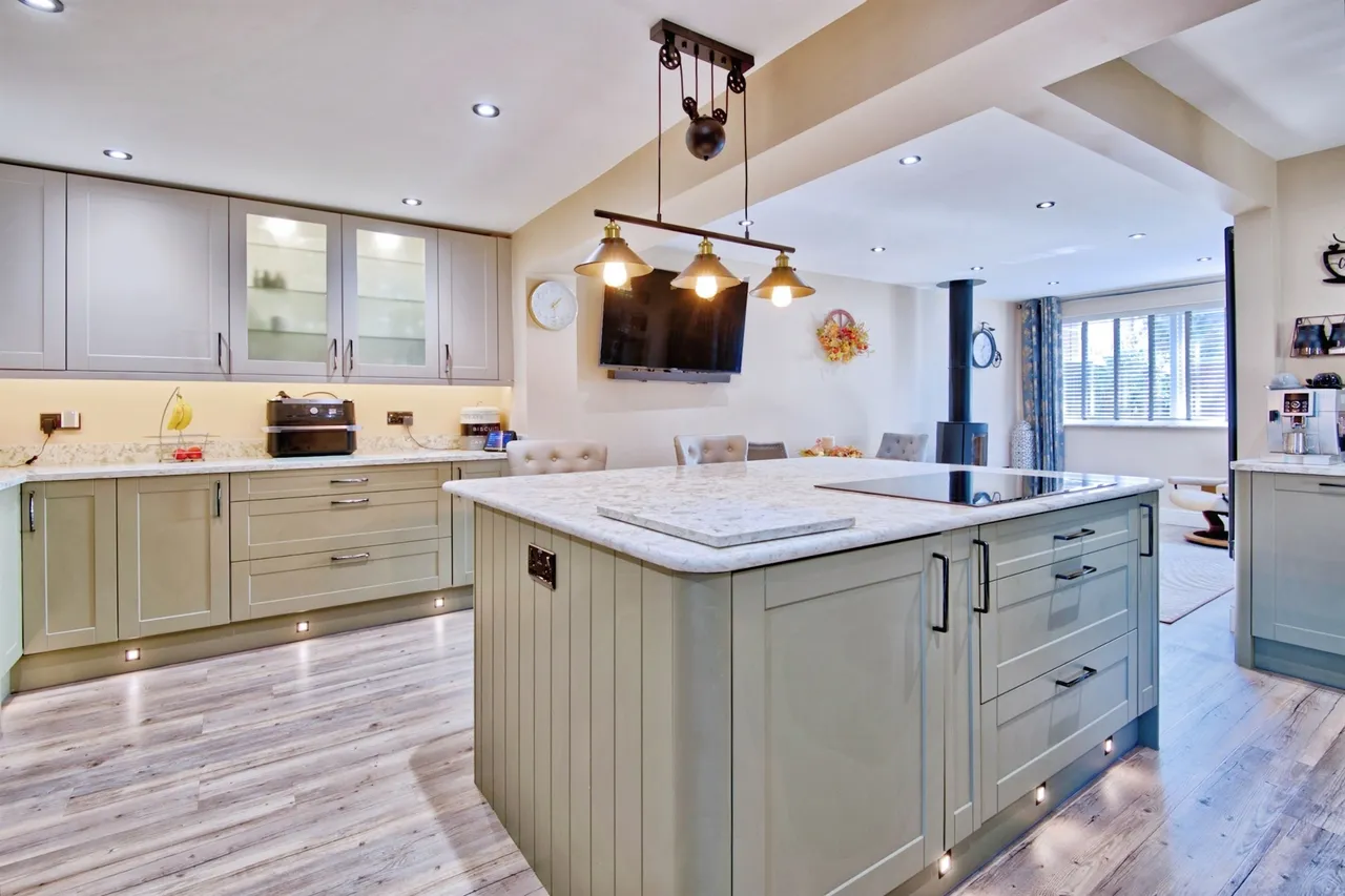 Romford Close, Colchester, CO4, photo 2