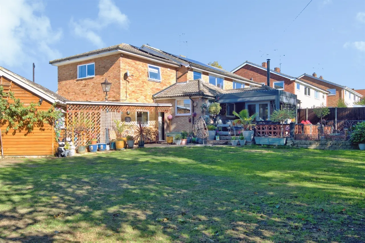 5 bed house for sale, Romford Close, Colchester, CO4