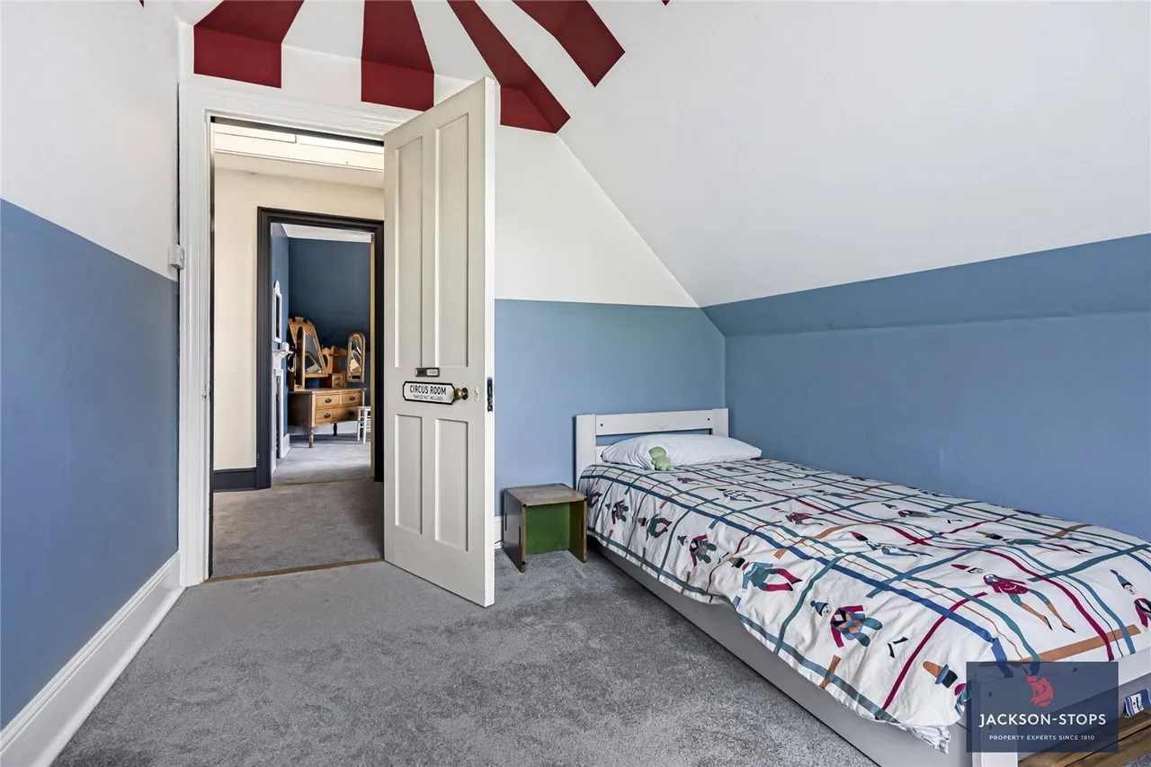 The Avenue, Newmarket, CB8, photo 37