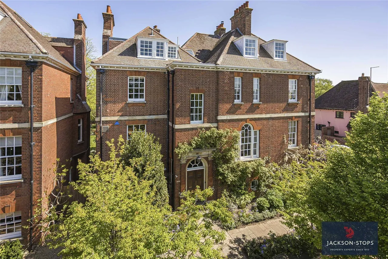 The Avenue, Newmarket, CB8, photo 4