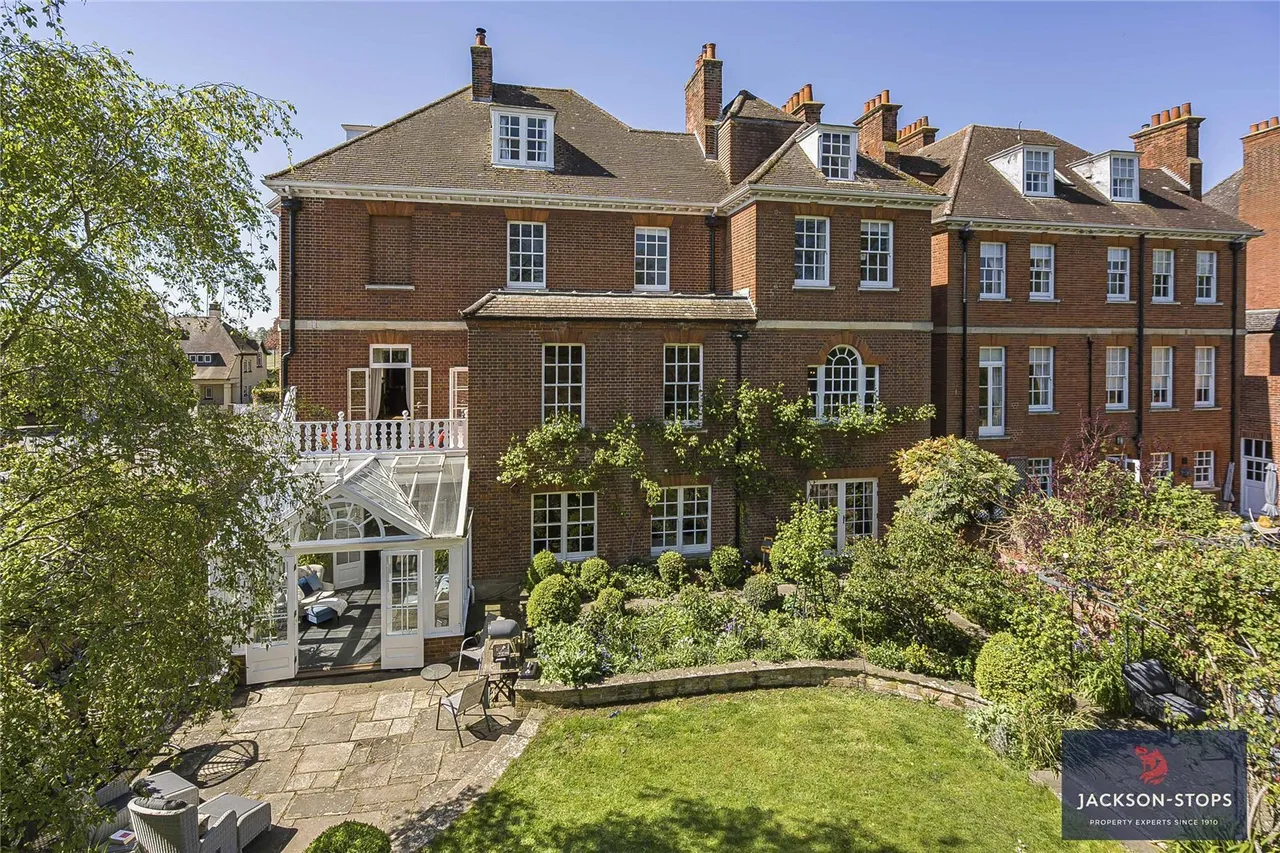 The Avenue, Newmarket, CB8, photo 14