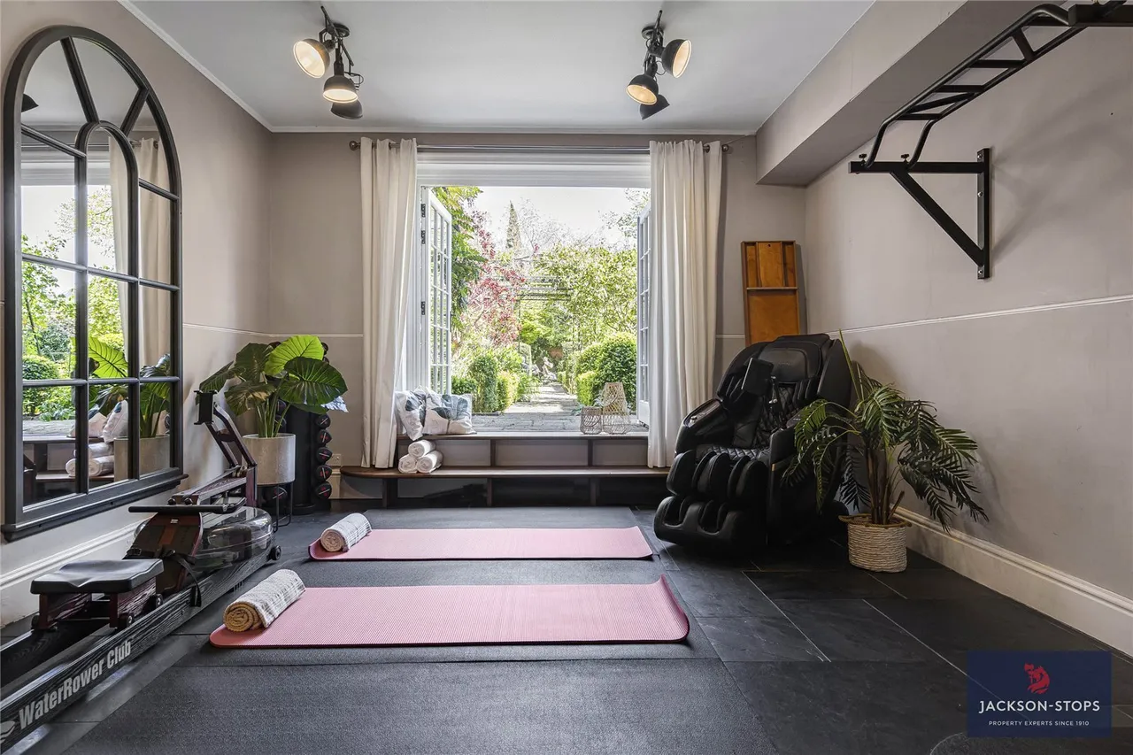 The Avenue, Newmarket, CB8, photo 18