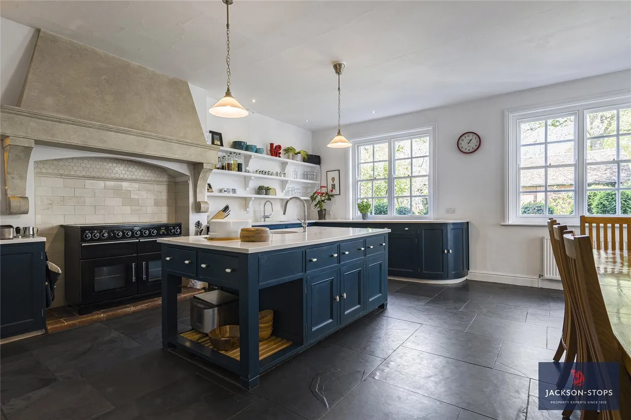 The Avenue, Newmarket, CB8, photo 13