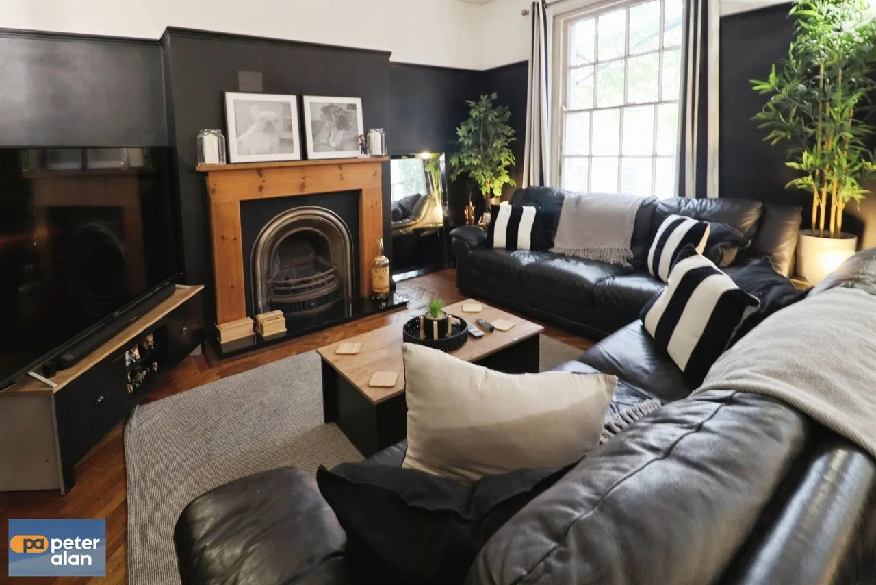 2 bed flat for sale, Westgate Street, Cardiff, CF10