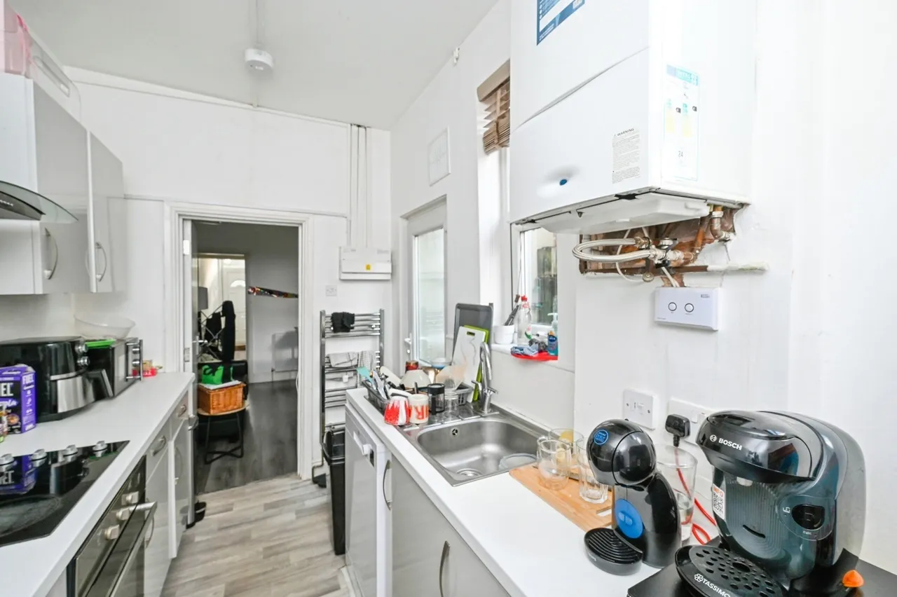 Lower Road, Beeston, Nottingham, Nottinghamshire, NG9, photo 4