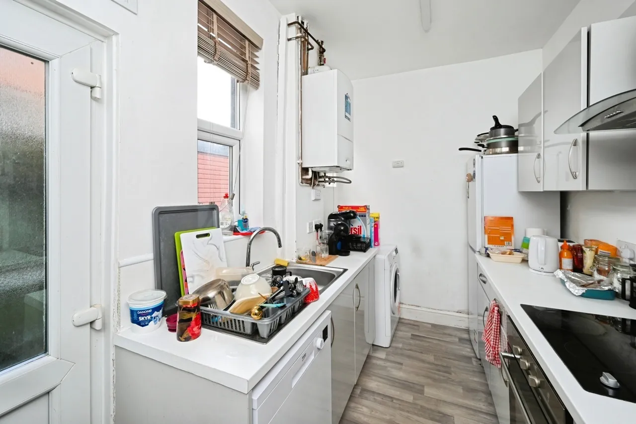 Lower Road, Beeston, Nottingham, Nottinghamshire, NG9, photo 3