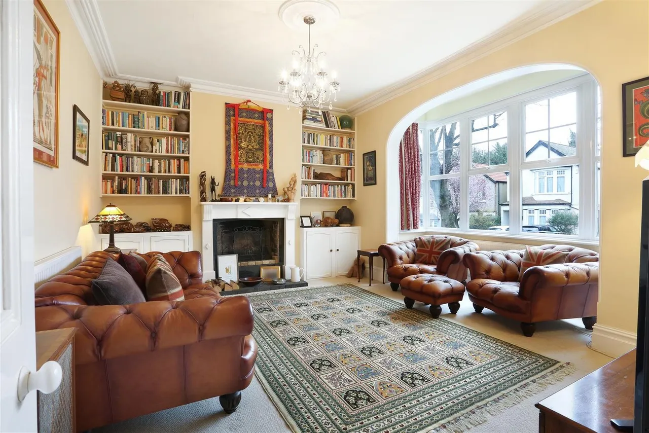 5 bed house for sale — Grosvenor Avenue, Carshalton, SM5 3EW