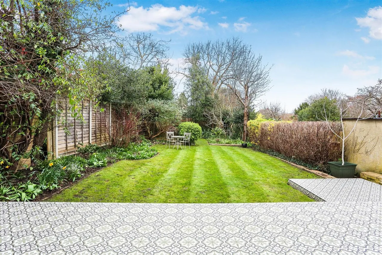 Grosvenor Avenue, Carshalton, SM5 3EW, photo 5