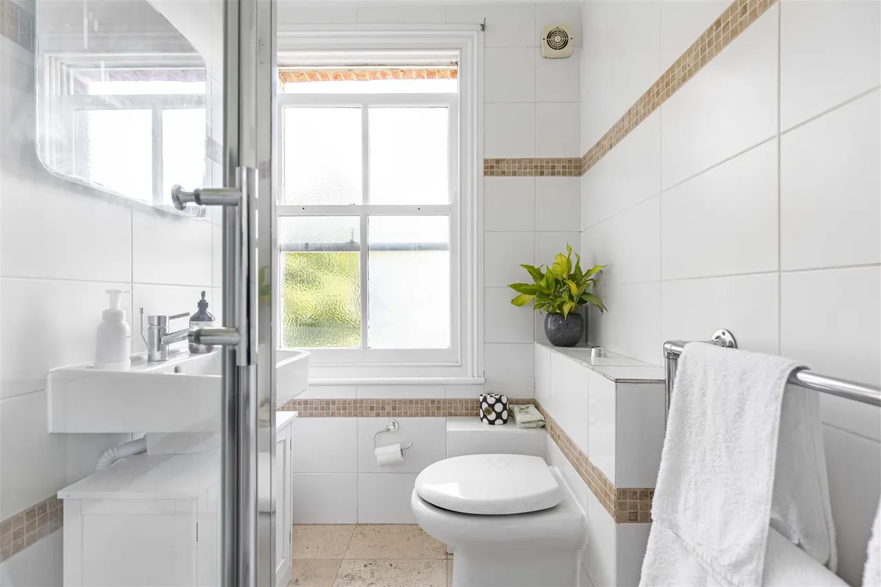 Victoria Road, Mortlake, SW14, photo 9