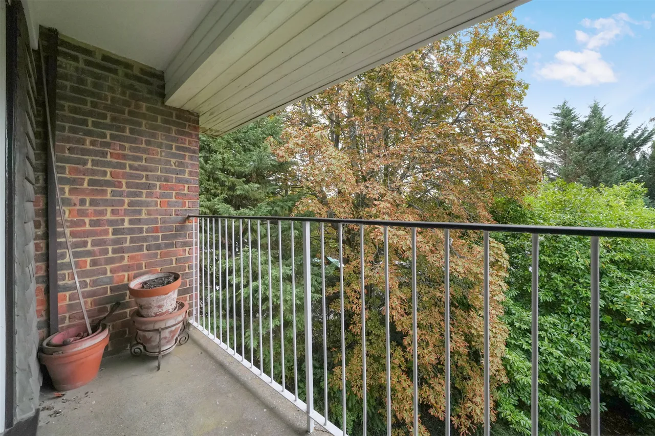 Somers Close, Reigate, RH2, photo 8