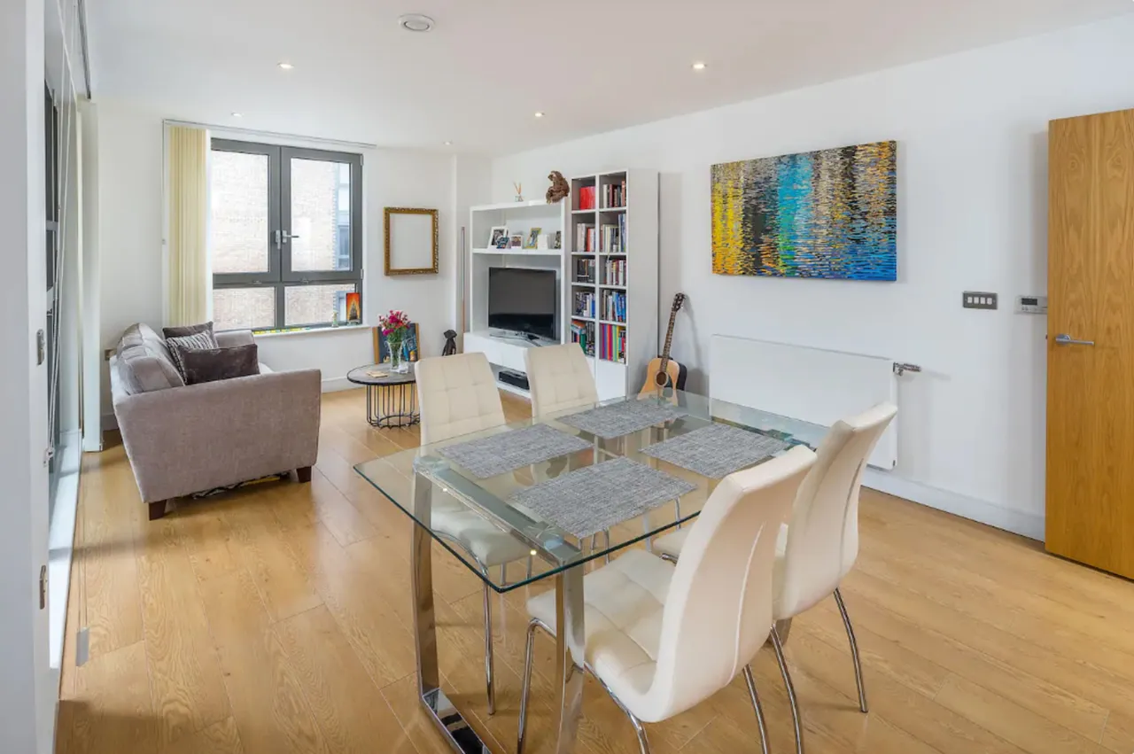 48 Chamberlain Court, Silwood Street, London, photo 2