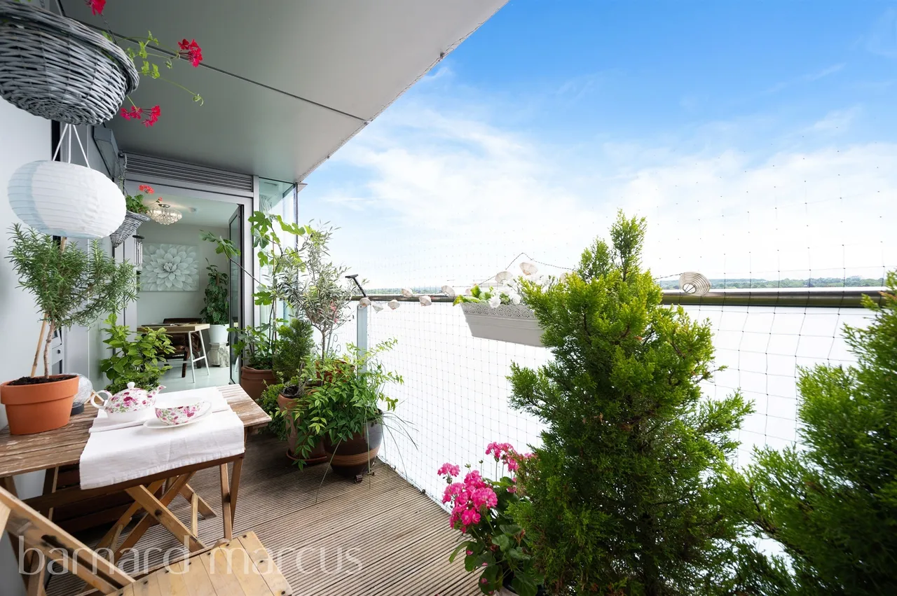 Station Approach, Epsom, KT19, photo 7