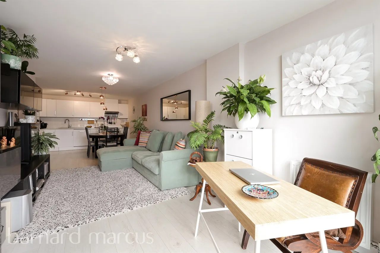 Station Approach, Epsom, KT19, photo 6