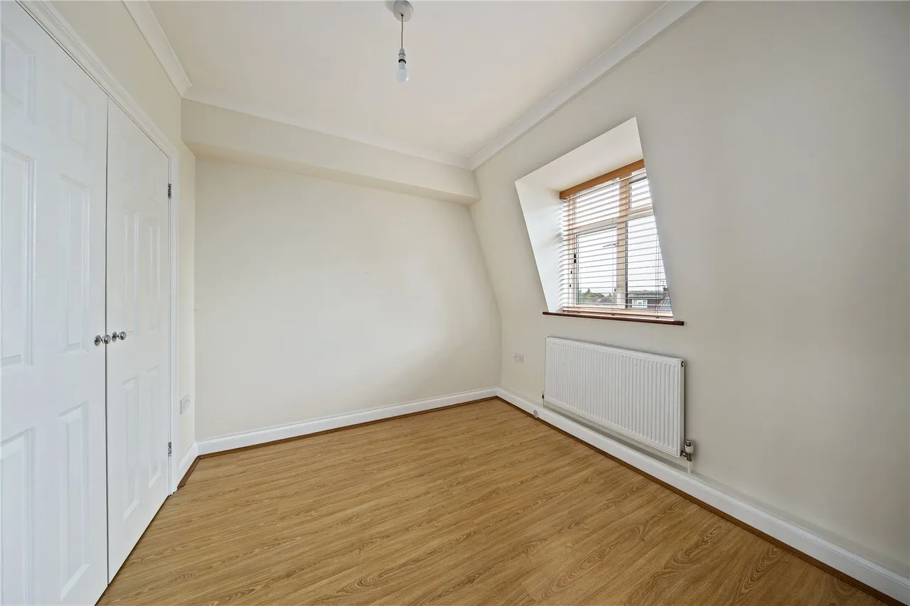 High Street, Whitton, TW2, photo 6
