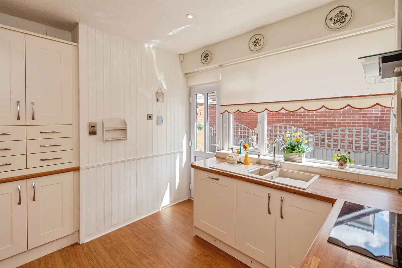 Longford Road, Cannock, photo 4