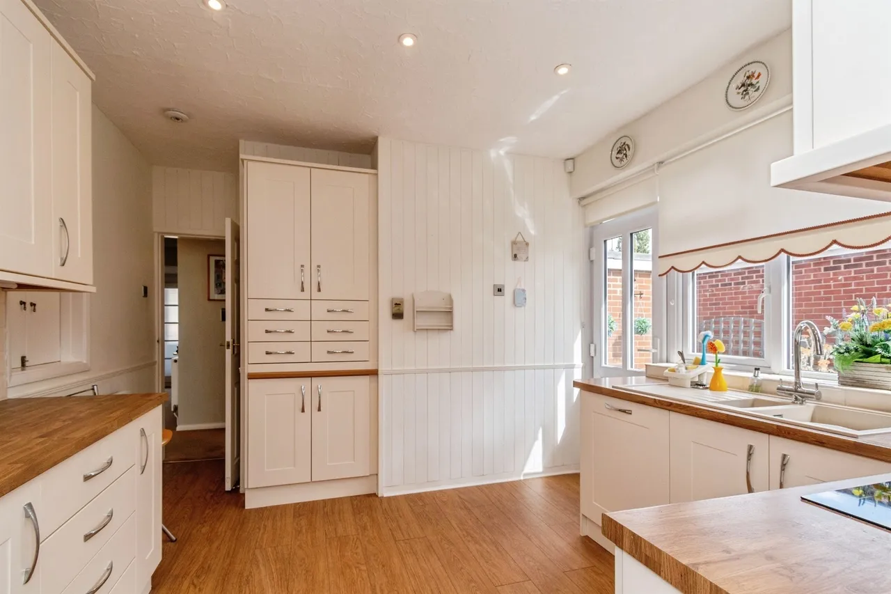 Longford Road, Cannock, photo 3