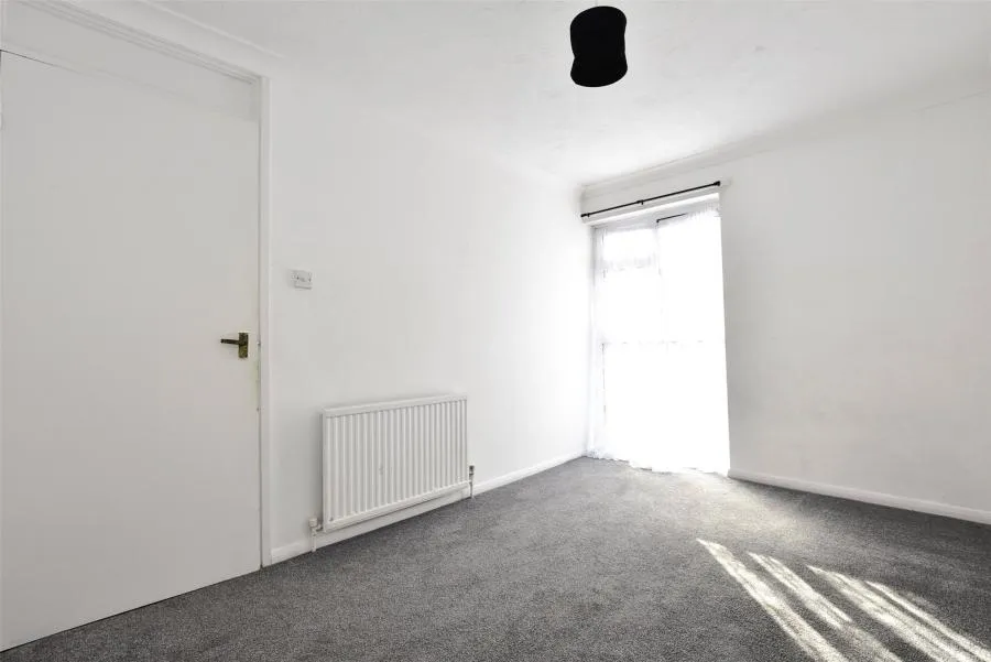 Seymour Road, Crawley, RH11, photo 7