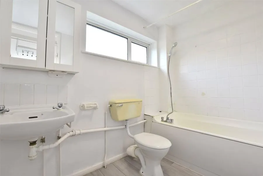 Seymour Road, Crawley, RH11, photo 15