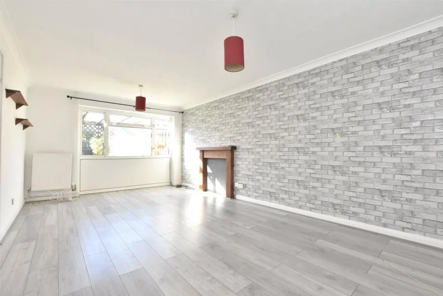 Seymour Road, Crawley, RH11, photo 4