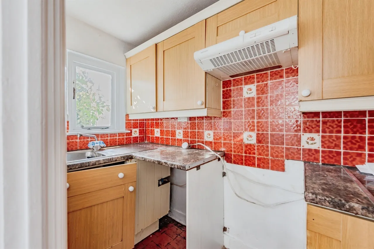 Ifield Road, Crawley, RH11, photo 5
