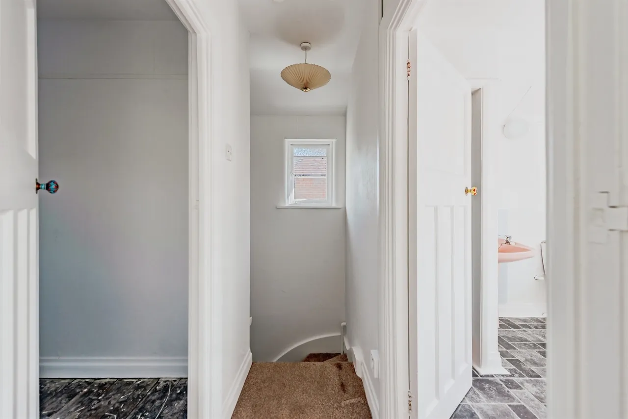 Ifield Road, Crawley, RH11, photo 8
