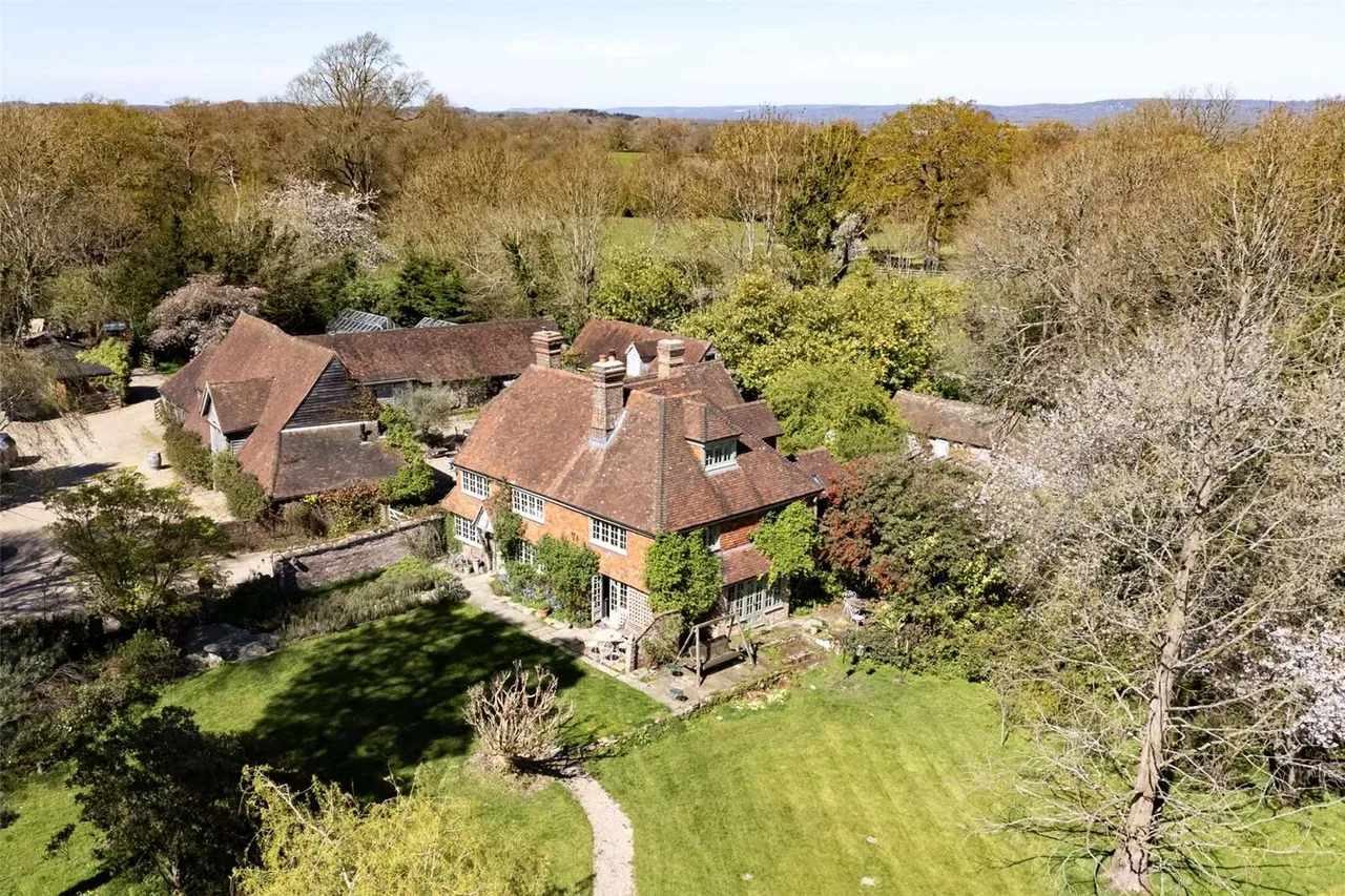 5 bed house for sale — Leggs Lane, Langton Green, Tunbridge Wells, Kent, TN3 0RH
