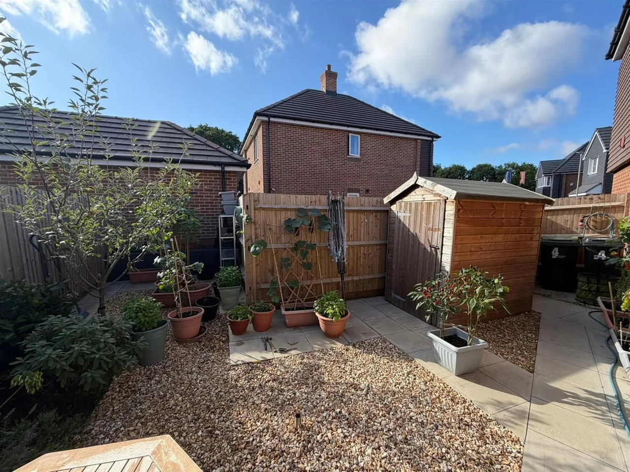 Newfoundland Drive, Sturminster Newton DT10 1GE, photo 15