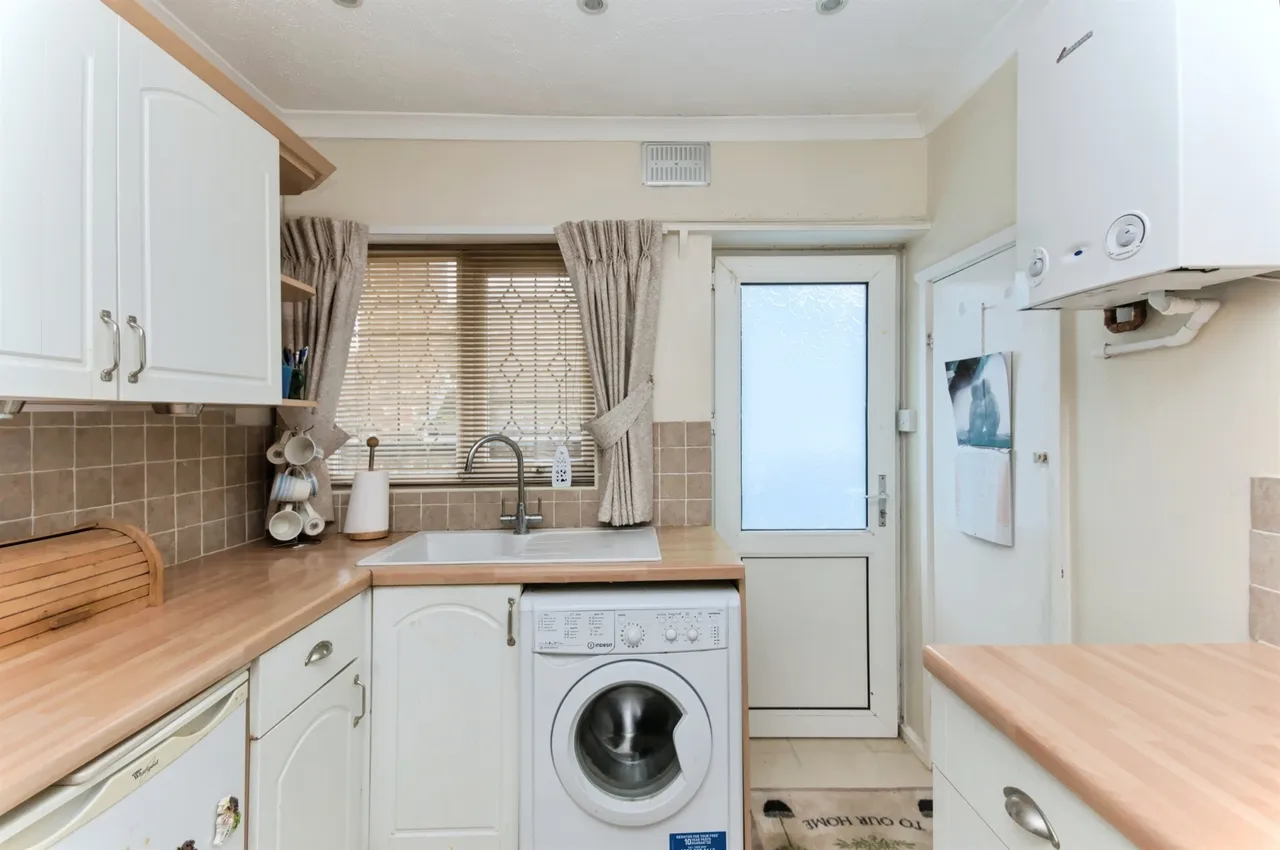 Grange Court Drive, Bexhill-On-Sea, photo 7