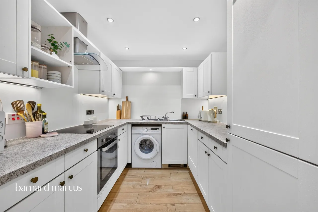 Babylon Lane, Lower Kingswood, Tadworth, photo 7