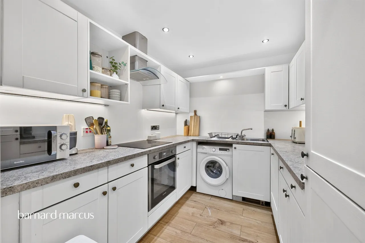 Babylon Lane, Lower Kingswood, Tadworth, photo 8