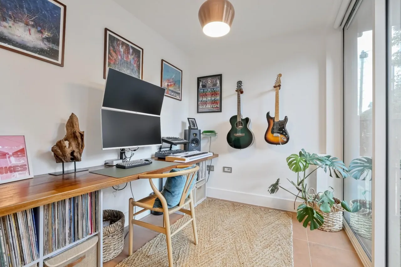 Denmark Road, London, SE5, photo 11