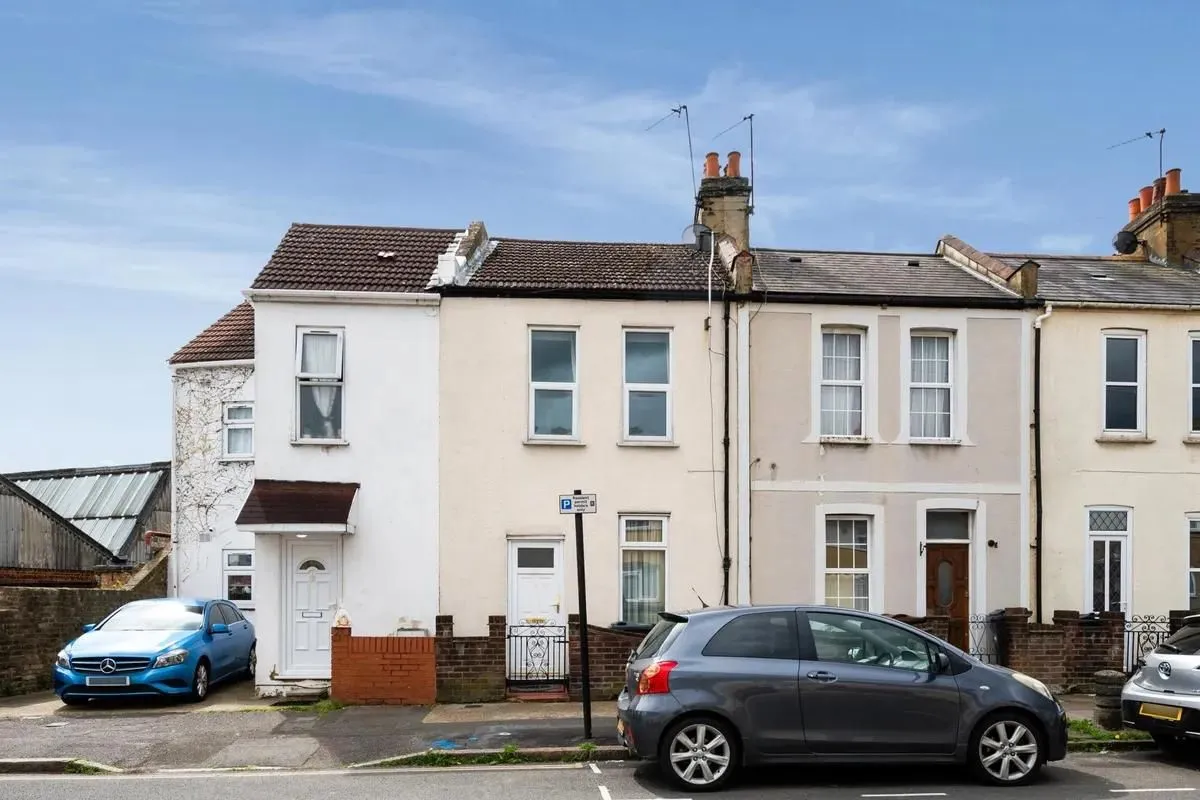 2 bed house for sale — Worton Road, Isleworth