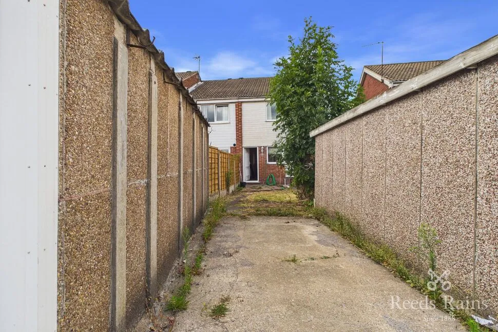 Arncliffe Drive, Knottingley, West Yorkshire, WF11, photo 8