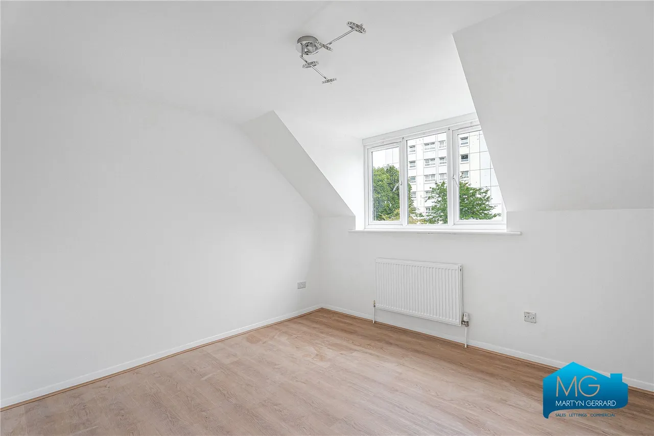 Mahon Close, Enfield, EN1, photo 4